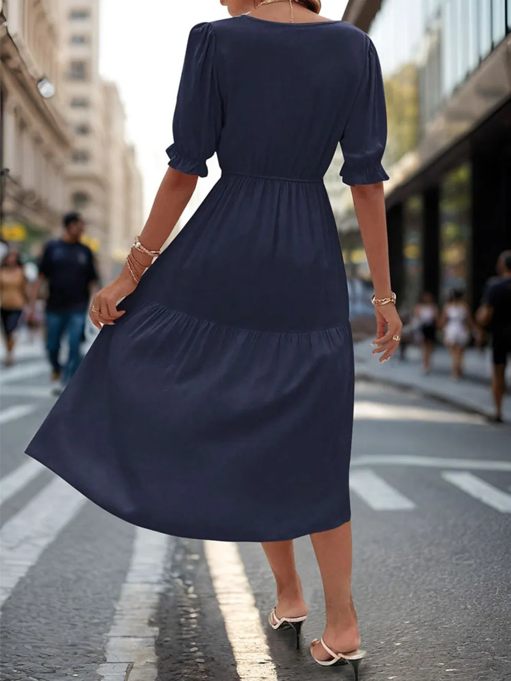 V-neck midi dress with puff sleeves - View 11 | Lwiis