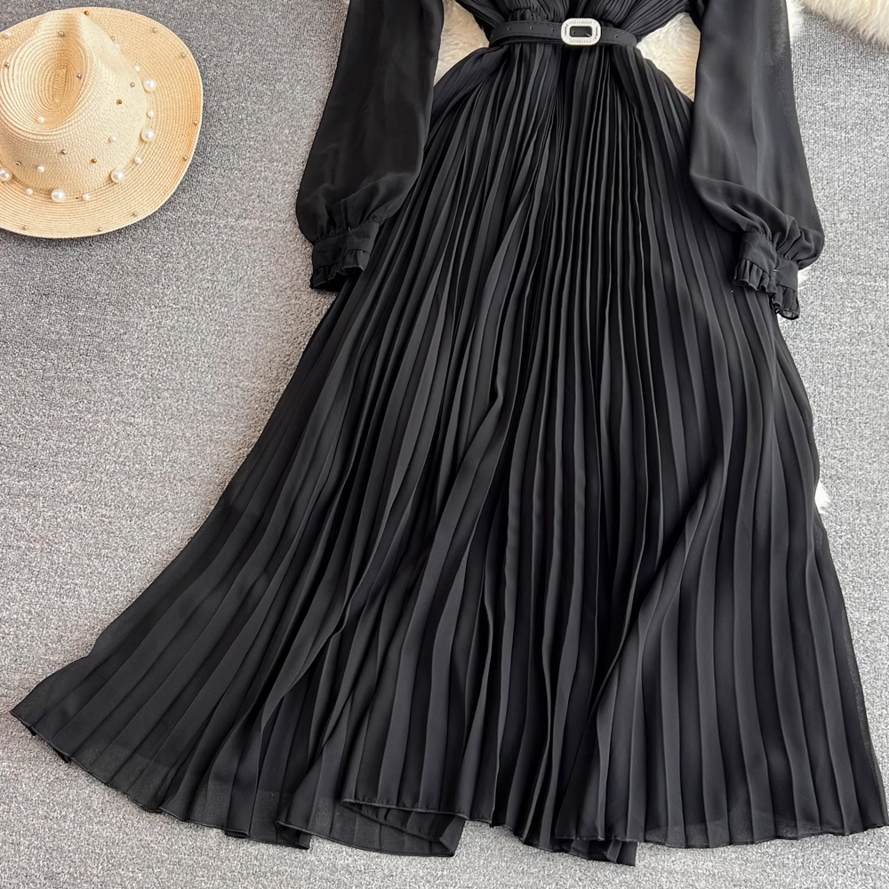 Pleated A-line maxi dress with belted waist and collared neckline - View 11 | Lwiis