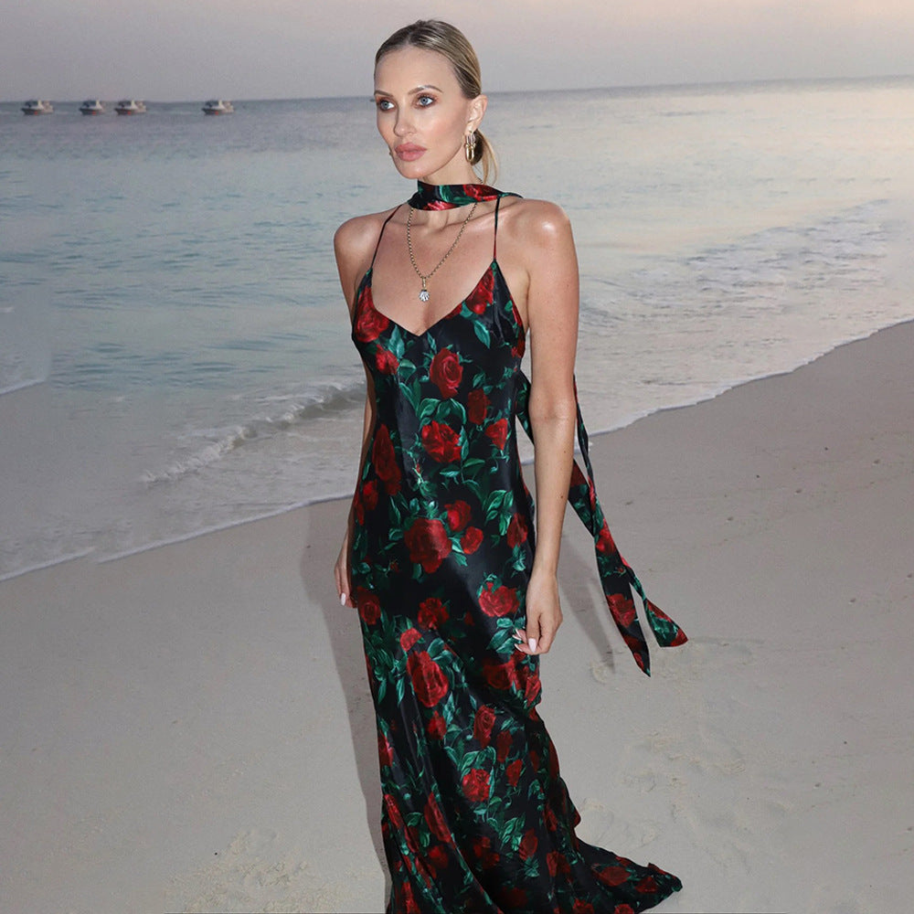 Floral maxi dress with halter neckline - View 9 | Lwiis