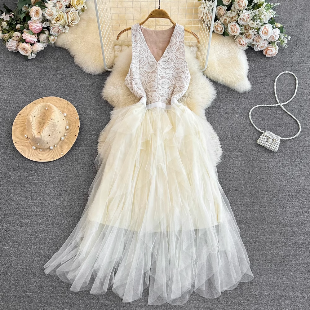 Elegant sleeveless A-line lace maxi dress with V-neckline and tiered tulle skirt - View 7 | Lwiis