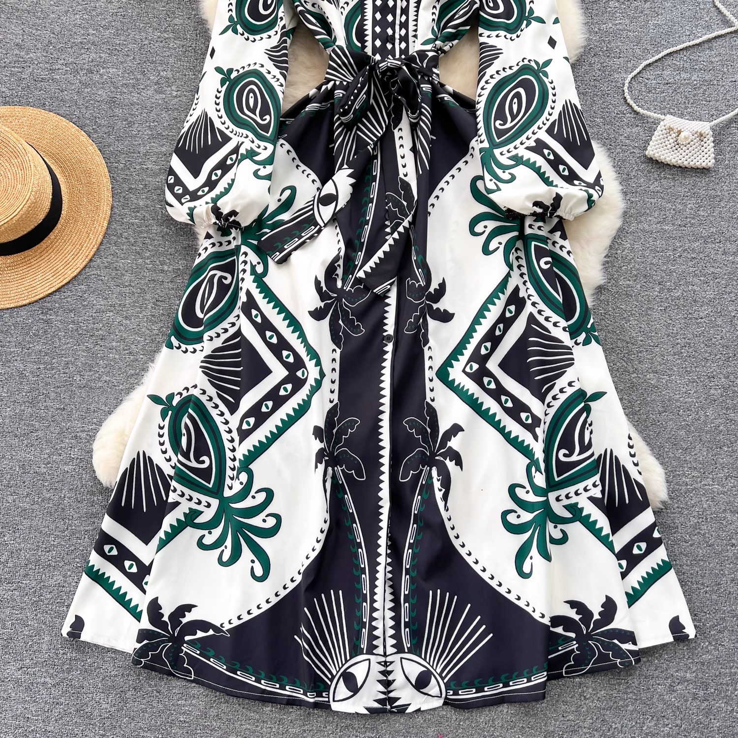 Elegant printed maxi dress with a belted waist - View 9 | Lwiis