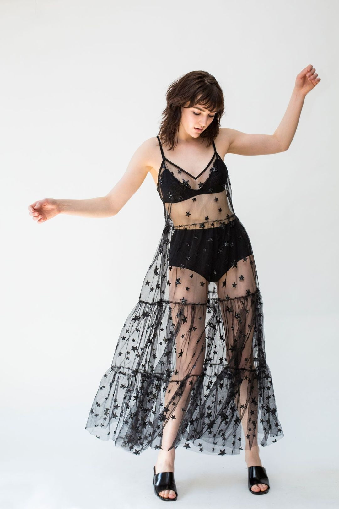 Paillettenbesetztes, transparentes Überkleid