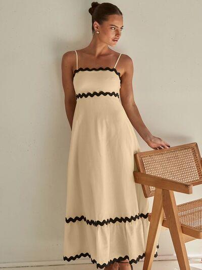 Spaghetti strap maxi dress with square neckline and scalloped trim - View 7 | Lwiis